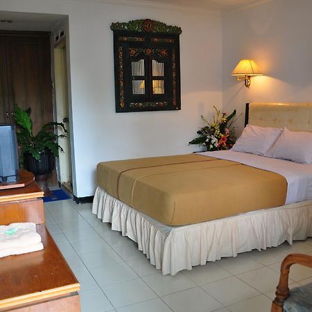 Hotel Tanjung Emas Surabaya Ruang foto